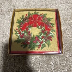 Caspari Evergreen Wreath Gold 40 Triple Ply Cocktail Napkins (10x10)